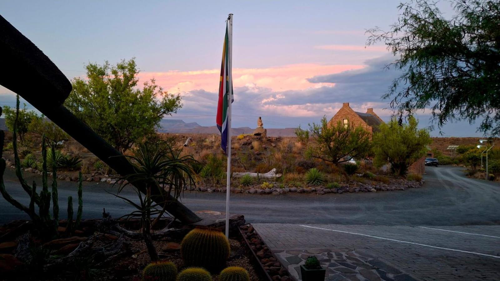 Teri-Lemveli Lodge Beaufort West Exterior foto