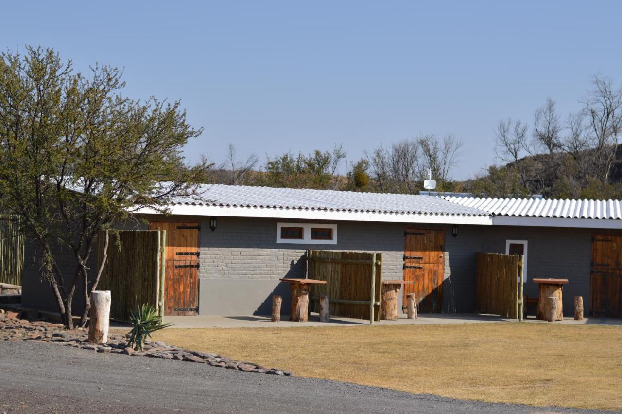 Teri-Lemveli Lodge Beaufort West Exterior foto