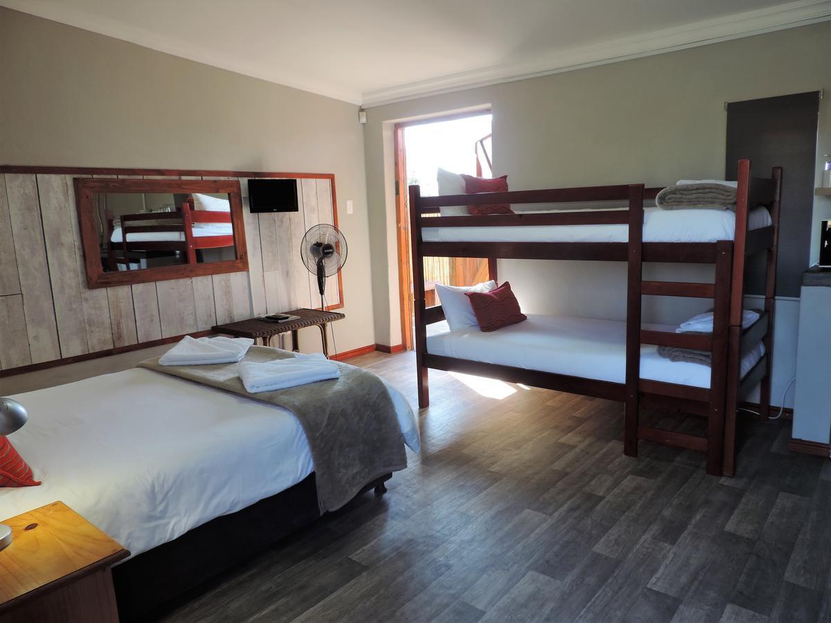 Teri-Lemveli Lodge Beaufort West Exterior foto